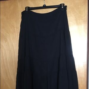 Ladie's black full length skirt, lined - size 6